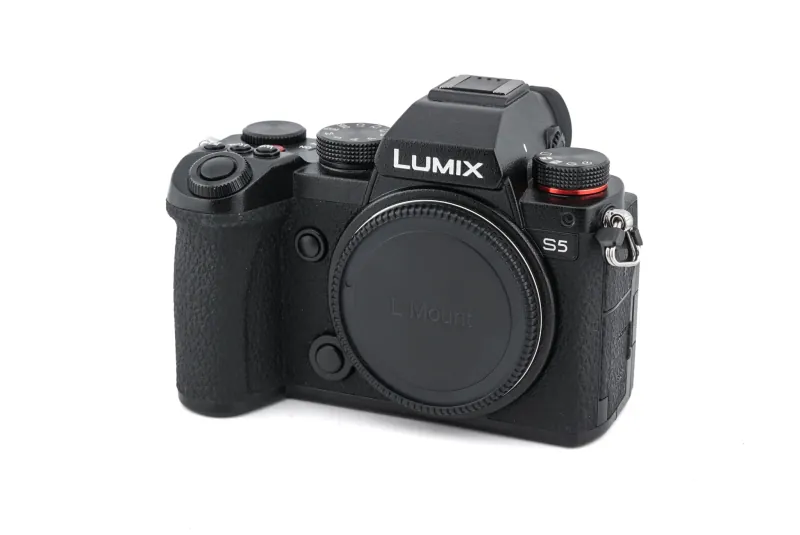 Panasonic LUMIX DC-S5